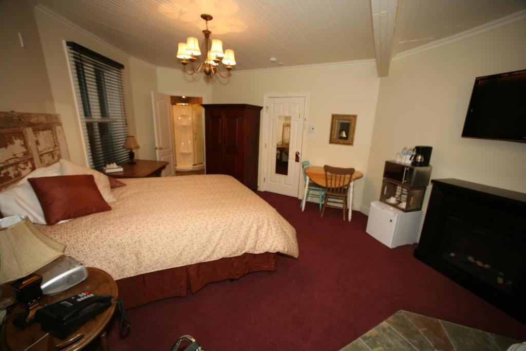 Auberge De La Tour Du Lac Sainte-Agathe-des-Monts Cameră foto