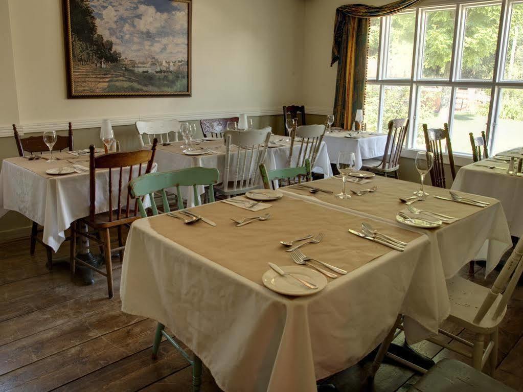 Auberge De La Tour Du Lac Sainte-Agathe-des-Monts Exterior foto