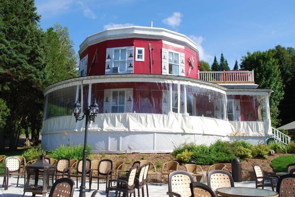 Auberge De La Tour Du Lac Sainte-Agathe-des-Monts Exterior foto